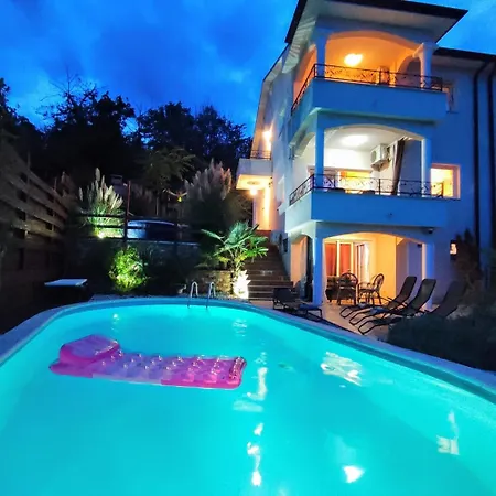 Beautiful Luxury In Emily With Amazing Sea View