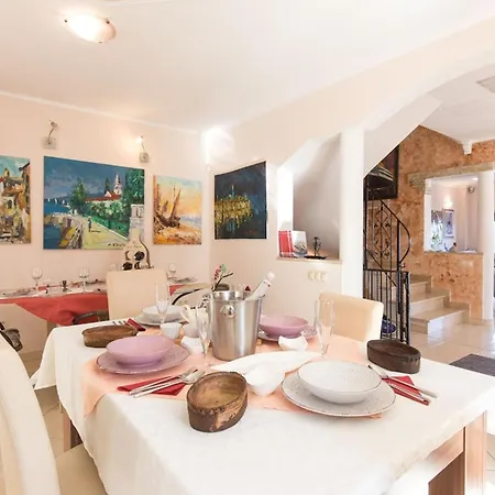 Beautiful Luxury In Emily With Amazing Sea View