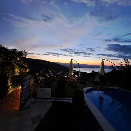 Apartment Beautiful Luxury In Emily With Amazing Sea View