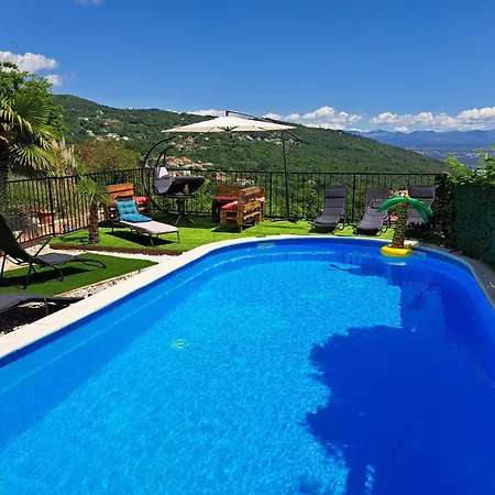 Beautiful Luxury In Emily With Amazing Sea View Apartment