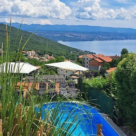 Beautiful Luxury In Emily With Amazing Sea View Apartment *