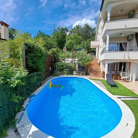 Beautiful Luxury In Emily With Amazing Sea View Apartment