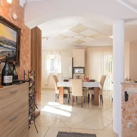 Beautiful Luxury In Emily With Amazing Sea View Apartment *